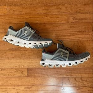 Oncloud on cloud running Cloudswift sneakers size men’s 9